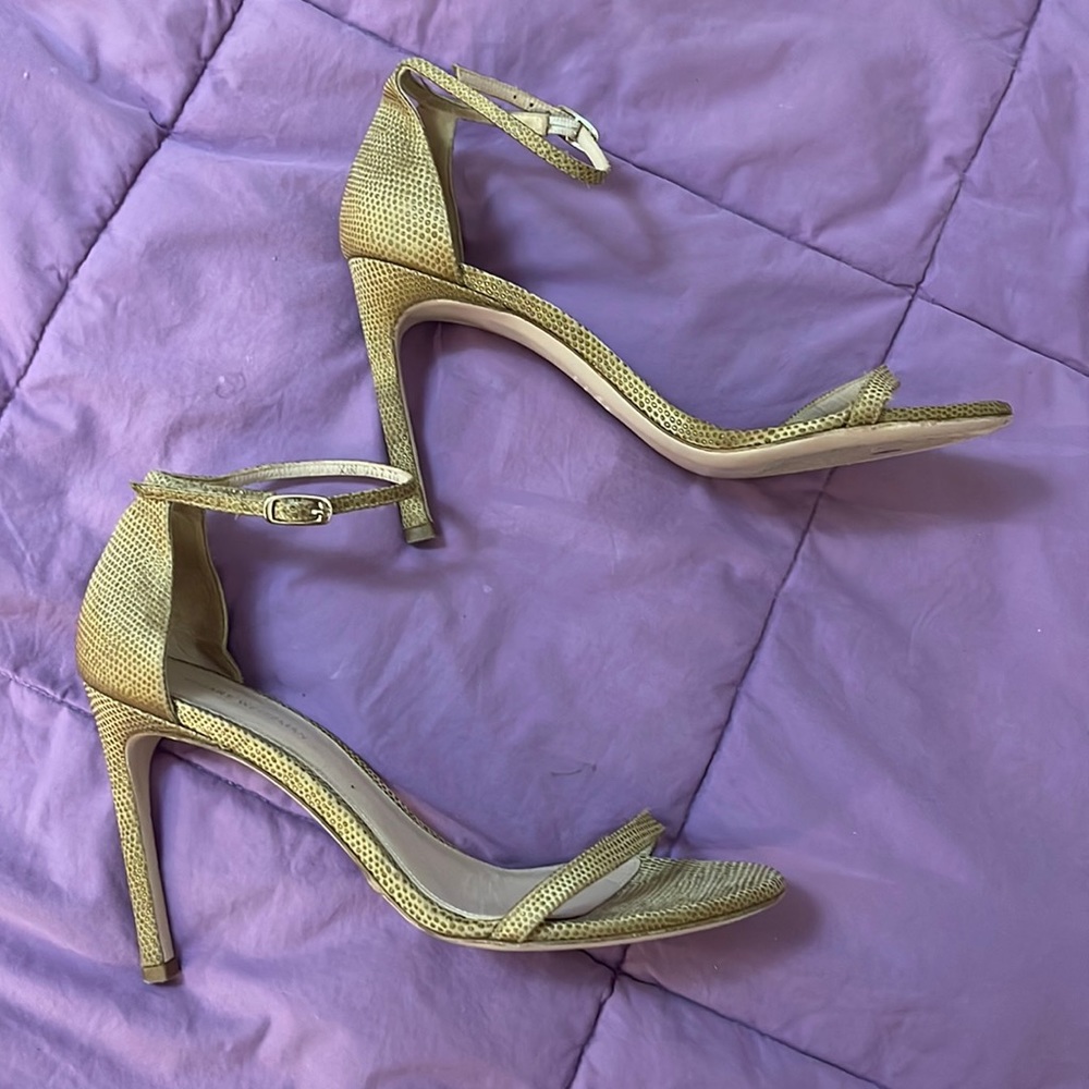 Stuart Weitzman Nudisong 8.5 textured upper